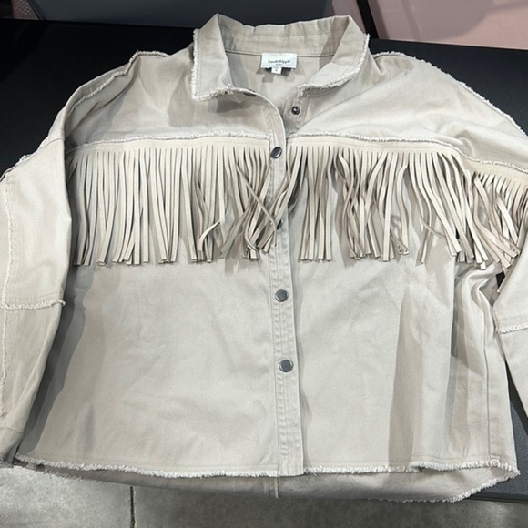 Haute Hippie Jackets & Blazers - Haute Hippie women’s oversized Beige Fringe Jean Jacket with buttons size s